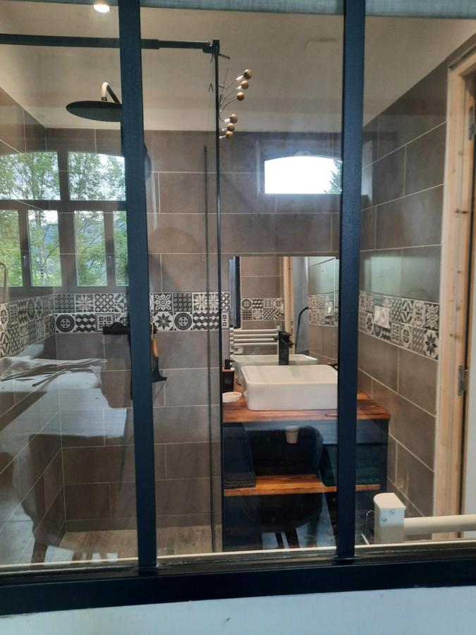 Chez Line Et Pierre: Appartement Spacieux, Lumineux Et Equipe La Bastide-de-Serou Luaran gambar