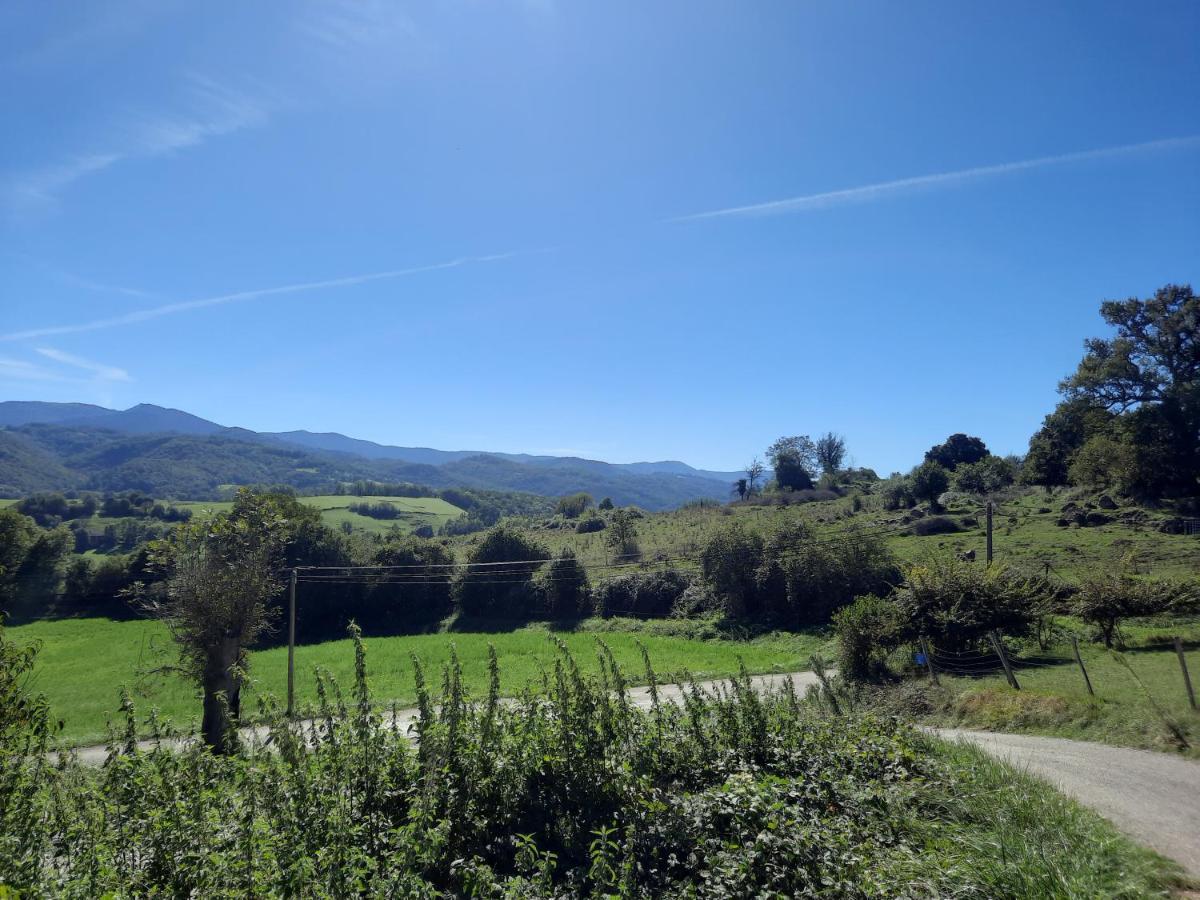 Chez Line Et Pierre: Appartement Spacieux, Lumineux Et Equipe La Bastide-de-Serou Luaran gambar